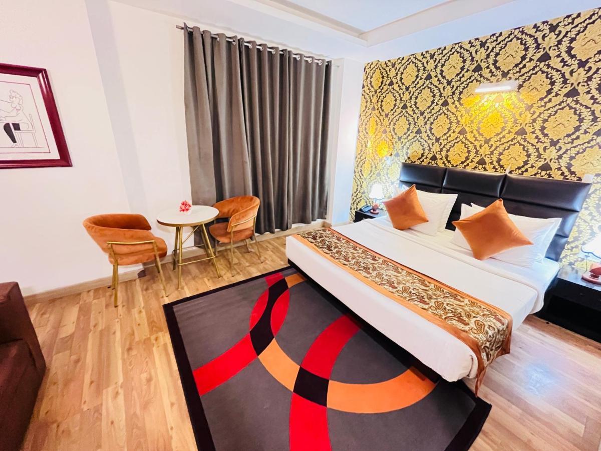 Hotel At Residency Kaushambi Couple Friendly Ghaziabad Exterior photo