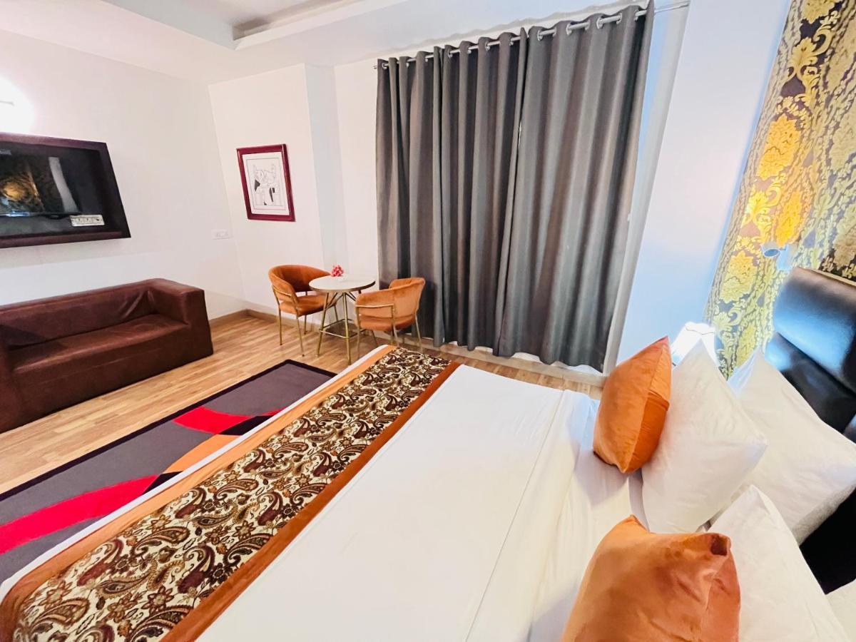Hotel At Residency Kaushambi Couple Friendly Ghaziabad Exterior photo